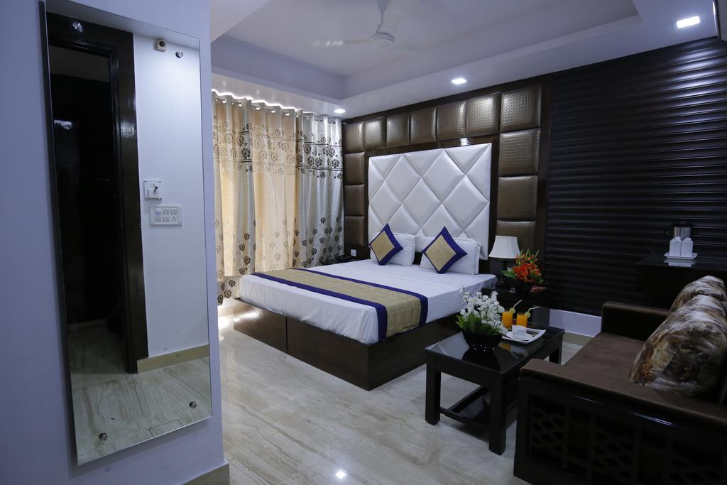 Hotel Delhi Pride - Deluxe Room