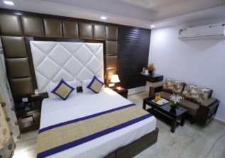 Hotel Delhi Pride - Deluxe Room