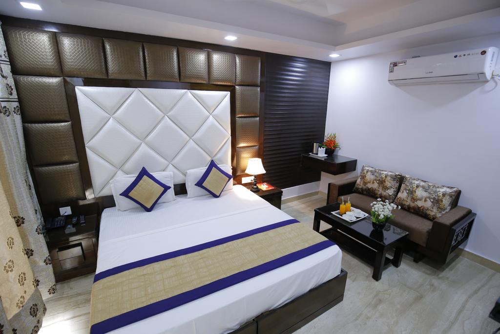 Hotel Delhi Pride - Deluxe Room