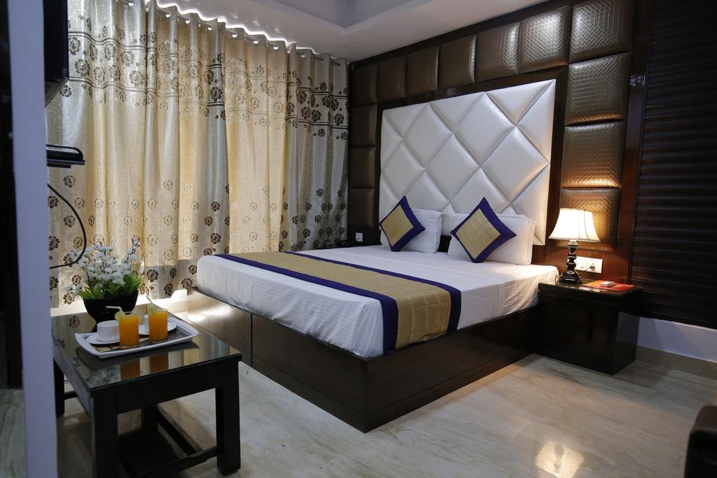 Hotel Delhi Pride - Deluxe Room