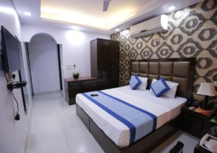 Hotel Delhi Pride - Deluxe Room