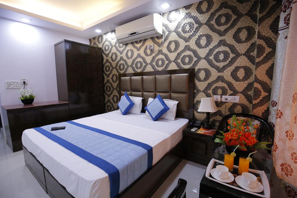 Hotel Delhi Pride - Deluxe Room