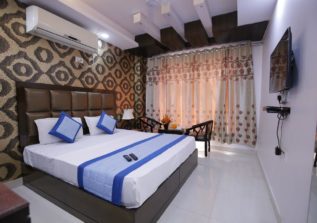 Hotel Delhi Pride - Deluxe Room